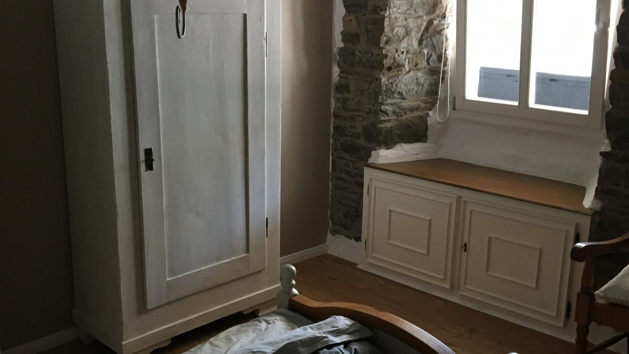 Kleiderschrank_Einzelschalfzimmer Kleiderschrank_Einzelschalfzimmer